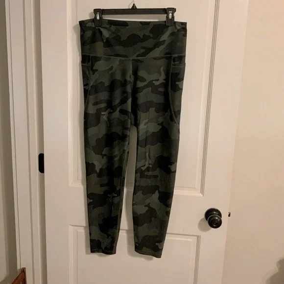 SOLD: Old Navy High-Waisted PowerSoft Full-Length Pocket Leggings XL - Picture 4 of 8